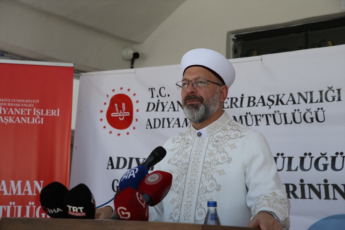 Diyanet İşleri Başkanı Ali Erbaş, temaslarda bulunmak üzere geldiği Adıyaman'da, Varlık...