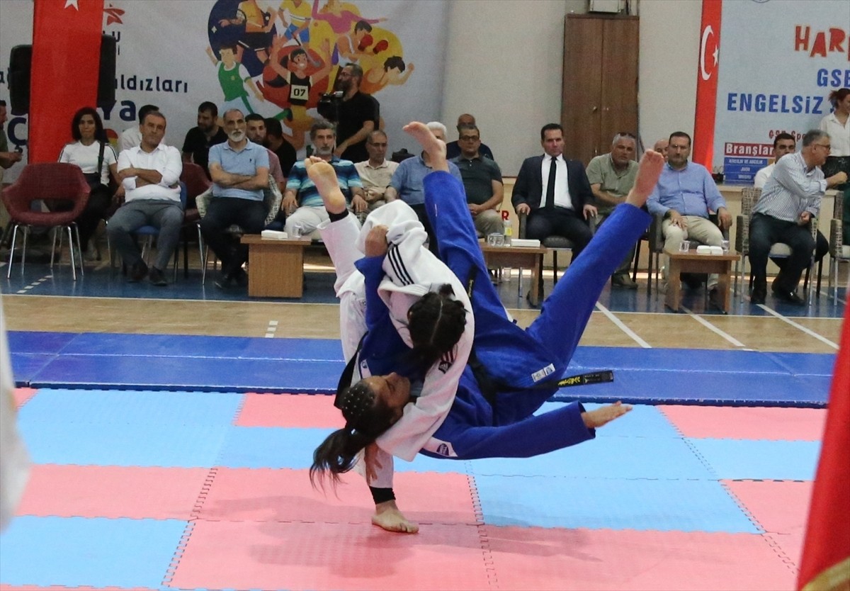 Diyarbakır'da Gençlik ve Spor Bakanlığı (GSB) Spor Okulları ve Engelsiz Spor Okulları'nın açılışı...