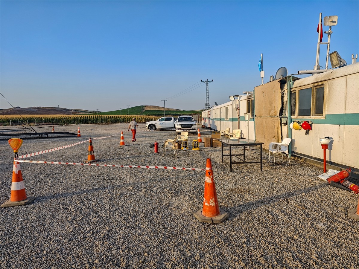 Diyarbakır'da petrol sondaj kuyusu sahasında çıkan yangında yaralanan 8 kişi tedavi altına...