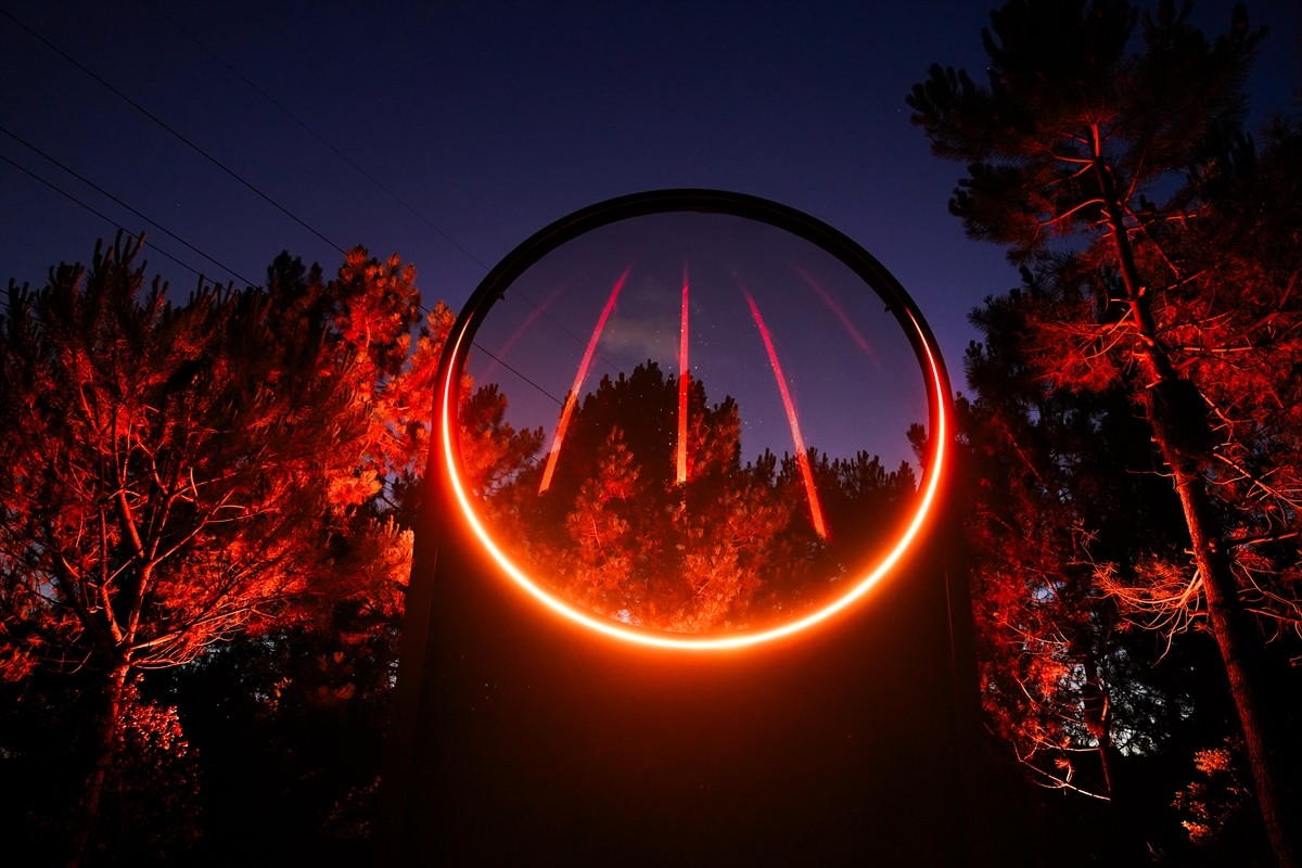 Dünya çapında milyonları büyüleyen multimedya gece yürüyüşü deneyimi Astra Lumina, Avrupa'da ilk...