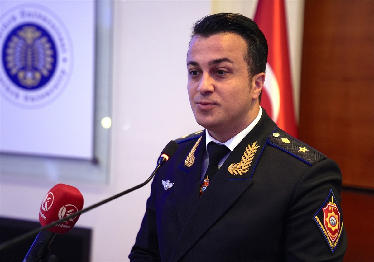 Erzurum'da Atatürk Üniversitesi Prof. Dr. Kemal Bıyıkoğlu Konferans Salonu'nda, akademisyenlerin...