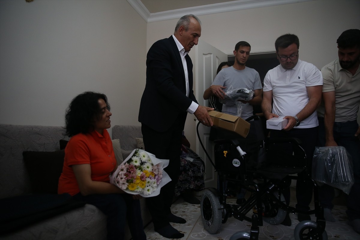 Erzurum'da komşular arasında çıkan kavgada hafif yaralanan engelli kadına Büyükşehir Belediyesi...