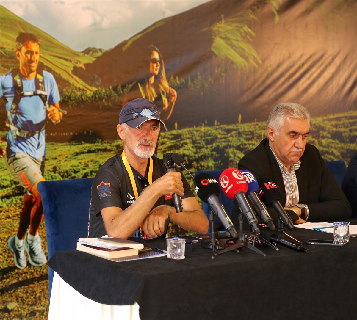 Erzurum'un Palandöken Dağı'nda 4 ülkeden 200'ye yakın sporcunun katılımıyla 3 kategoride "Run to...