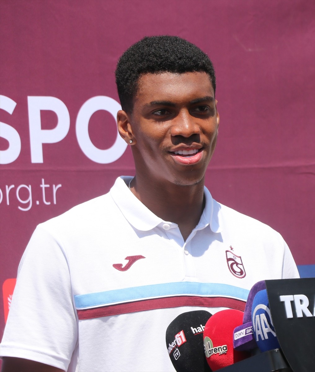 Erzurum'un Palandöken Dağı eteklerindeki Yüksek İrtifa Kamp Merkezi'nde ikinci etap kamp...