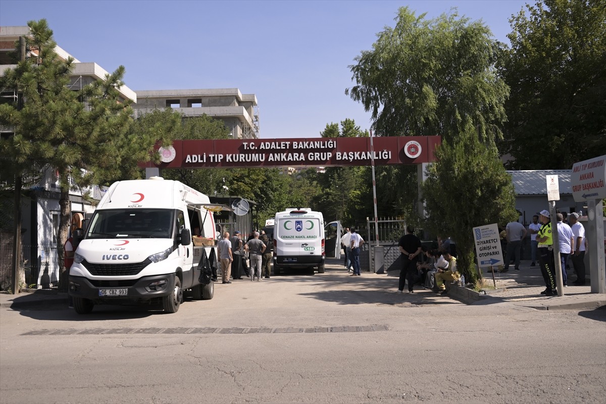 Eskişehir'in Seyitgazi ilçesinde çıkan orman yangınında hayatını kaybeden orman şehitlerinin...