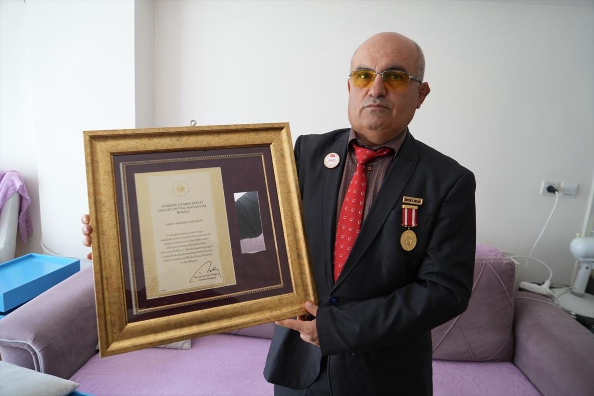 Fetullahçı Terör Örgütü'nün (FETÖ) 15 Temmuz 2016'daki darbe girişimi sırasında İzmir'in Narlıdere...