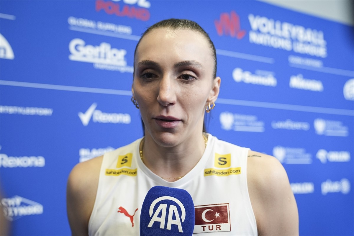 FIVB Milletler Ligi'nin (VNL) çeyrek finalinde Japonya ile A Milli Kadın Voleybol Takımı...