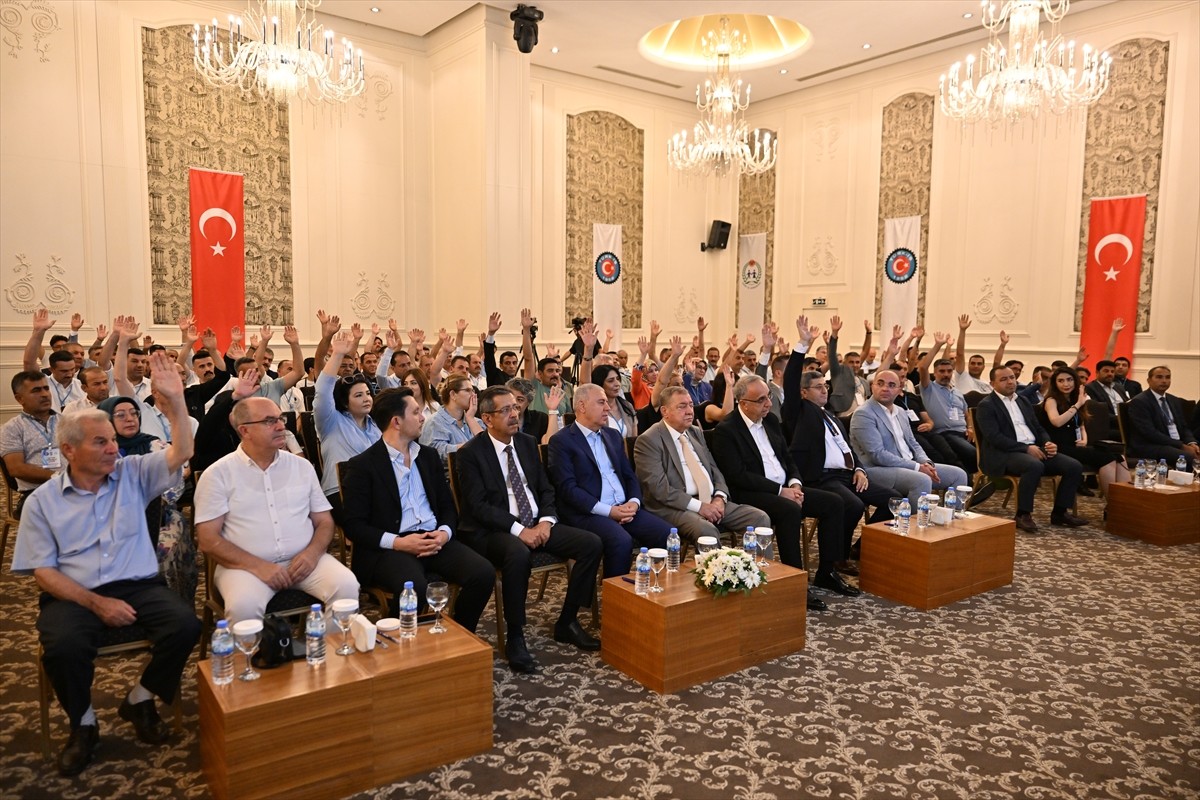 Gaziantep'te bir otelde Koop-İş Sendikası Gaziantep Şubesi 15. Olağan Genel Kurulu düzenlendi....