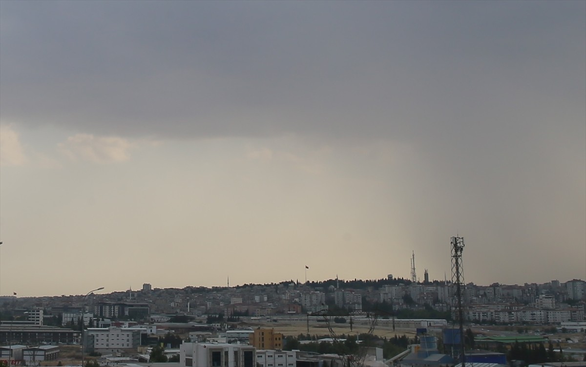 Gaziantep'te toz taşınımı hayatı olumsuz etkiledi.