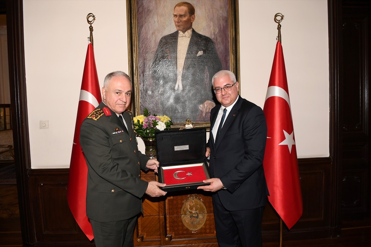 Genelkurmay Başkanı Orgeneral Metin Gürak, Türkiye Cumhuriyeti Sofya Büyükelçisi Mehmet Sait...