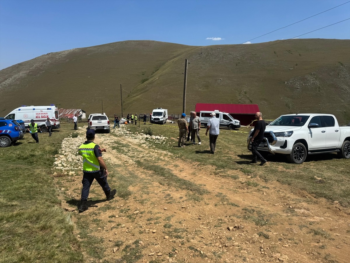  Giresun'un Dereli ilçesinde iki aile arasında çıkan kavgada 3 kişi öldü, bir kişi...