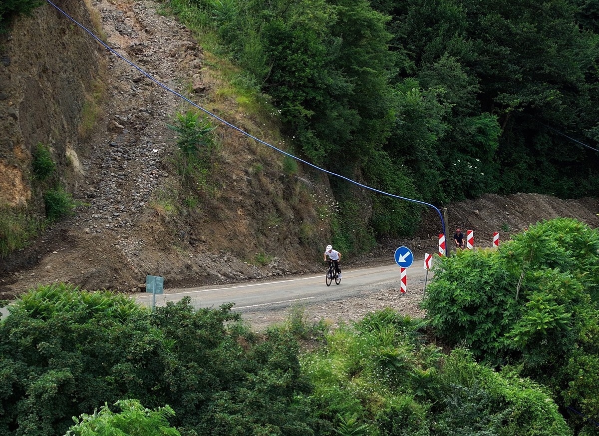 Gran Fondo Trabzon 2025 Bisiklet Yarışı, 133 bisikletlinin katılımıyla gerçekleştirildi. Çeşitli...