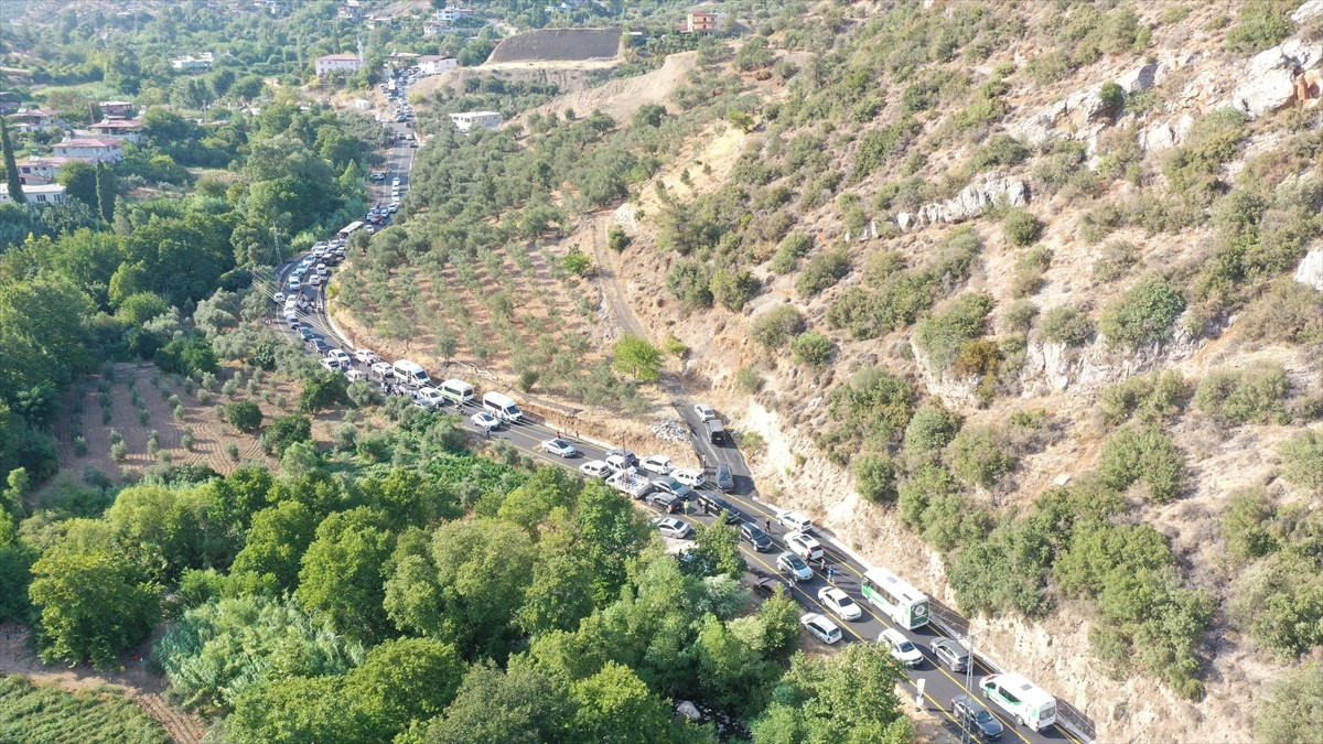 Hatay Büyükşehir Belediyesi tarafından yapılan, Antakya ile Arsuz ilçelerini birbirine bağlayan 55...