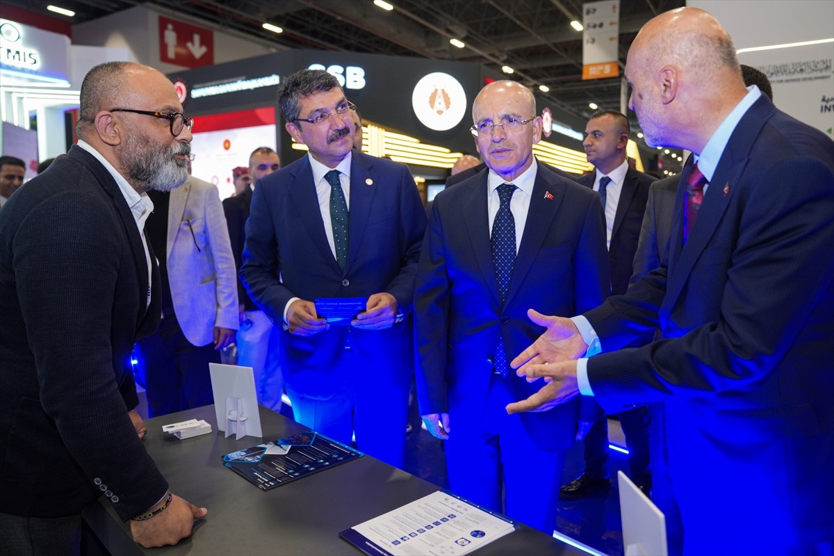 Hazine ve Maliye Bakanı Mehmet Şimşek (sağ 2), Anadolu Ajansının (AA) 'Global İletişim Ortağı'...