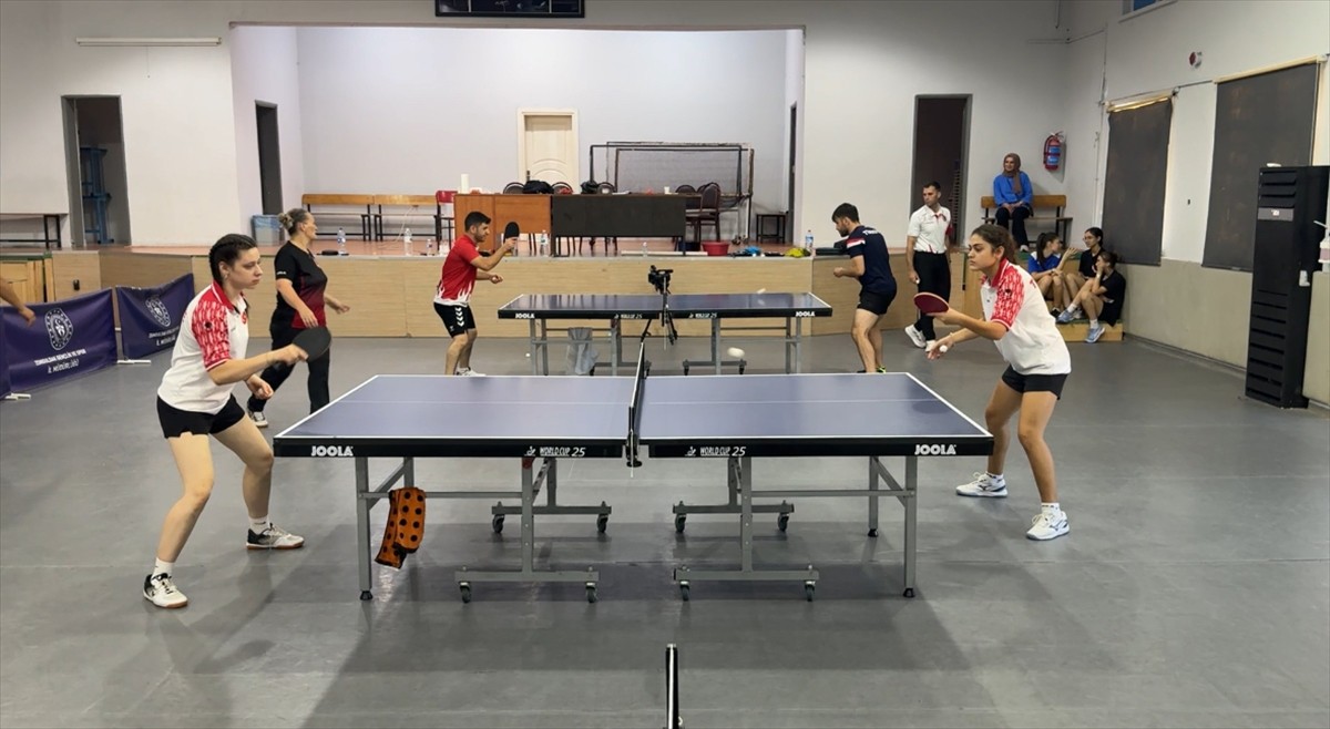 İşitme Engelli Masa Tenisi Milli Takımı, 15-26 Kasım tarihlerinde Japonya'nın başkenti Tokyo'da...