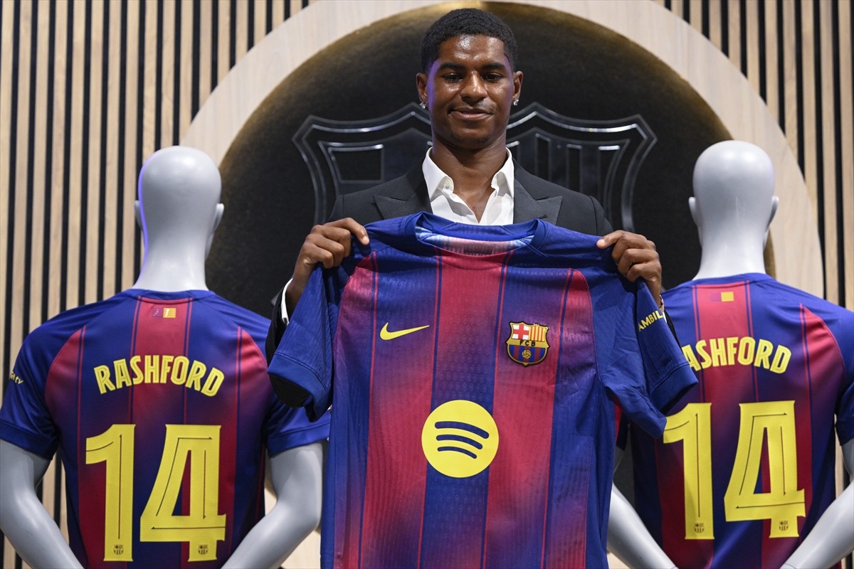 İspanya ekibi Barcelona, İngiltere'nin Manchester United takımından Marcus Rashford'ın...
