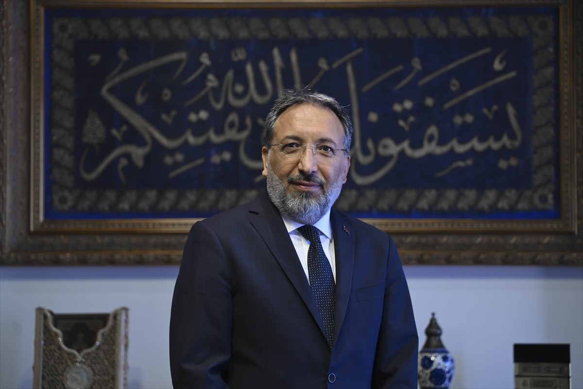 İstanbul'un fethinden sonra cami olarak kullanılan, 1934'te Bakanlar Kurulu kararıyla müzeye...