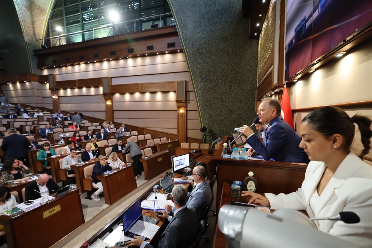İstanbul Büyükşehir Belediye (İBB) Meclisinde, İBB'nin 2019-2025 dönemine ilişkin bütçe yönetimi...