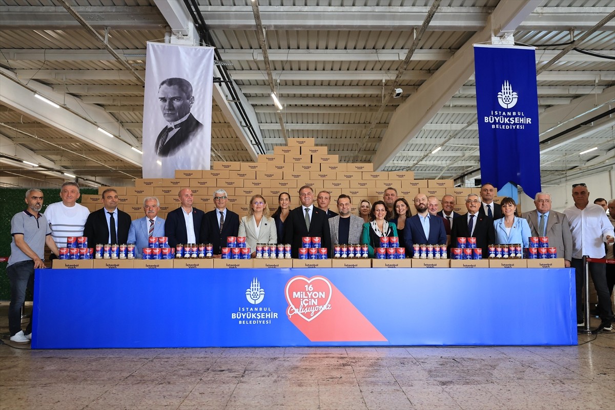 İstanbul Büyükşehir Belediyesine (İBB) bağlı İstanbul Vakfı, kurban bağışı konserve dağıtım...