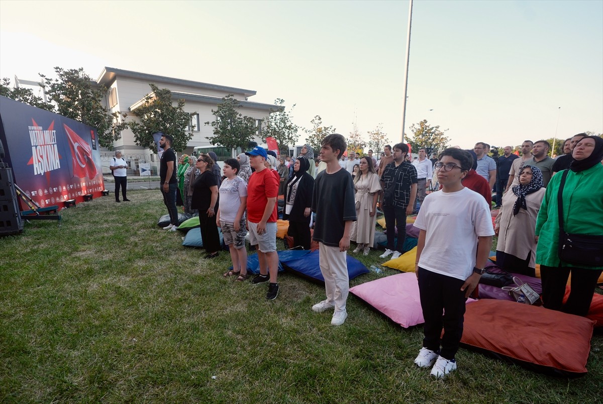 İstanbul Valiliği ve İstanbul İl Milli Eğitim Müdürlüğü koordinasyonunda, 15 Temmuz Derneği...