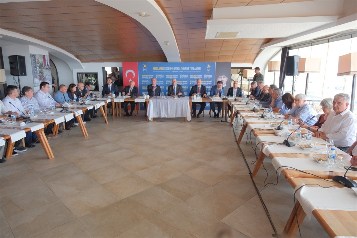 İYİ Parti Genel Başkanı Müsavat Dervişoğlu Kırklareli'nde ziyaretlerde bulundu. Dervişoğlu, kentte...