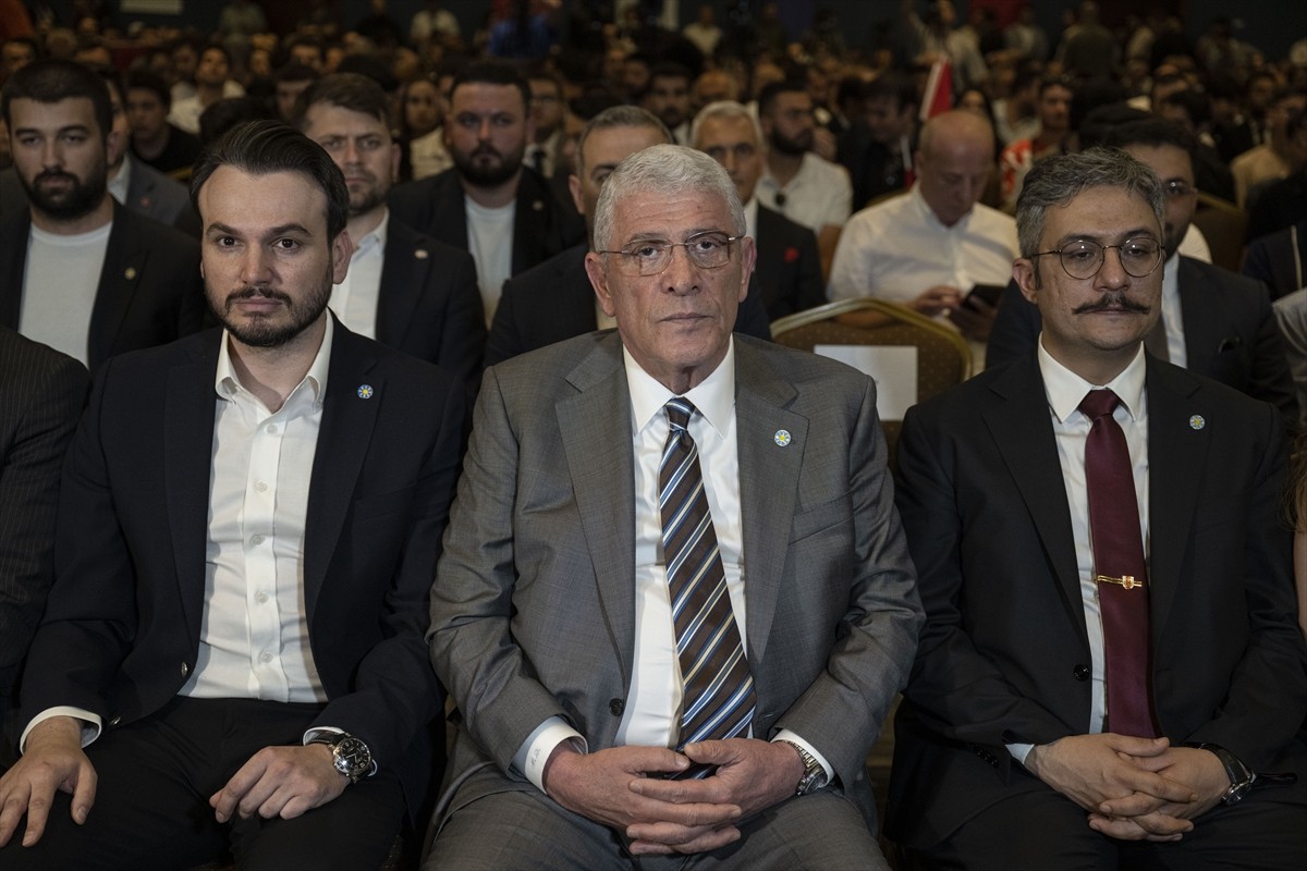 İYİ Parti Genel Başkanı Müsavat Dervişoğlu, Siyaset Araştırma Merkezi (SİYASAM) ile Milliyetçi...