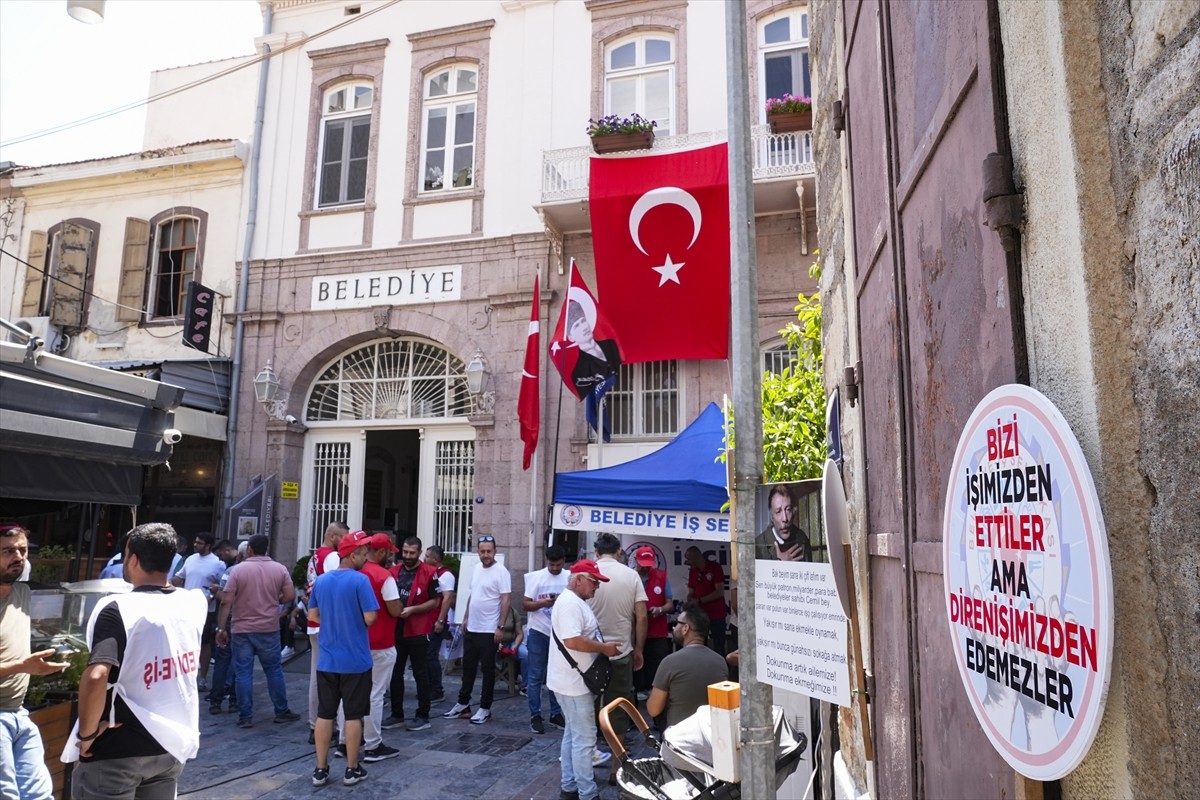 İzmir Büyükşehir Belediyesinde işten çıkarılan işçiler, Türkiye Belediyeler ve Genel Hizmetler...