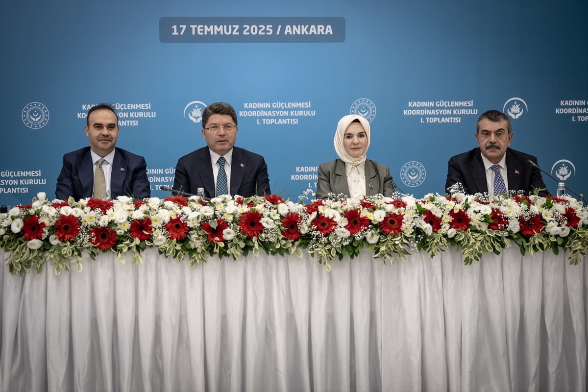 Kadının Güçlenmesi Koordinasyon Kurulu 1. Toplantısı, Aile ve Sosyal Hizmetler Bakanı Mahinur...