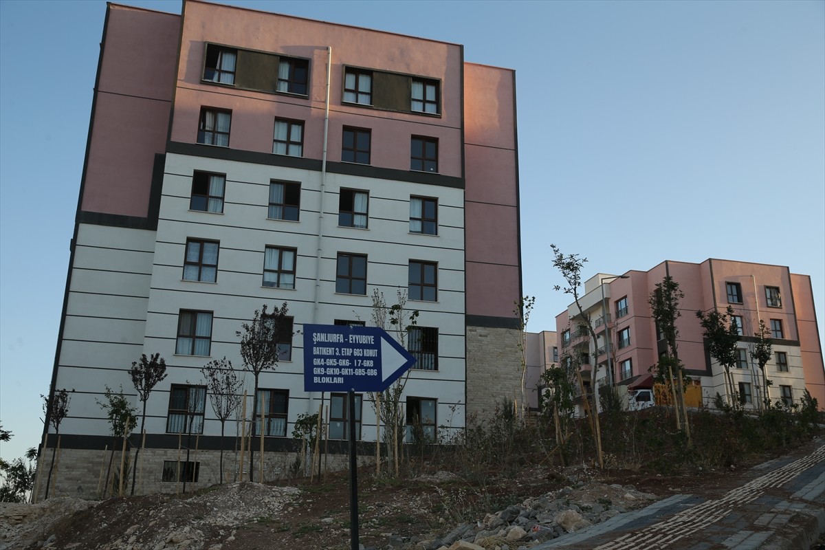 Kahramanmaraş merkezli 6 Şubat 2023'te meydana gelen depremlerden etkilenen Şanlıurfa'da yapılan 8...