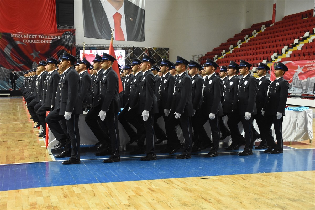 Karaman Polis Meslek Eğitim Merkezi'nde (POMEM) eğitimlerini tamamlayan 228 polis adayı için...