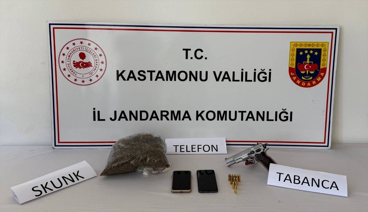 Kastamonu'da düzenlenen uyuşturucu operasyonunda gözaltına alınan 2 şüpheli tutuklandı. Yapılan...