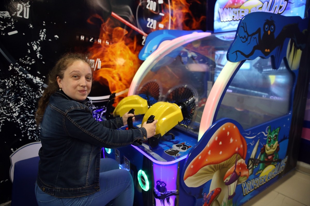 Kastamonu’daki bir oyun parkı, özel gereksinimli bireyler ve ailelerine ücretsiz hizmet sunuyor....