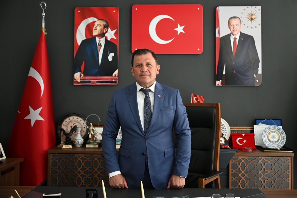 Kayseri'de yaklaşık 1,5 yıl önce başlatılan Erdemlerimizle Varız (ERVA) projesi kapsamında açılan...