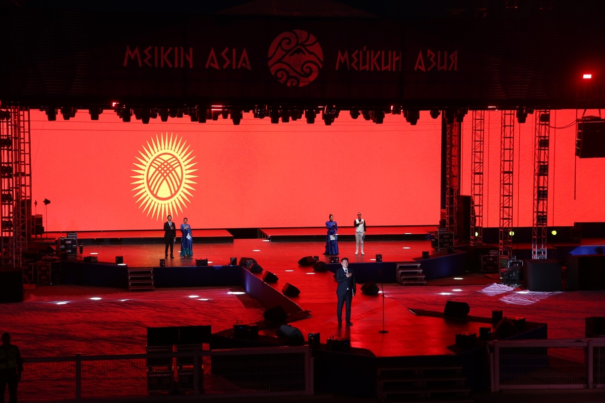 Kırgızistan'da prestijli müzik etkinliklerinden biri sayılan 4. Meykin Asya Uluslararası Müzik...