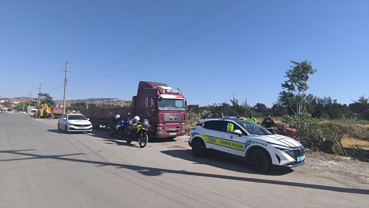 Kırıkkale'de 74 yaşındaki yaya, tırın çarpması sonucu yaşamını yitirdi.