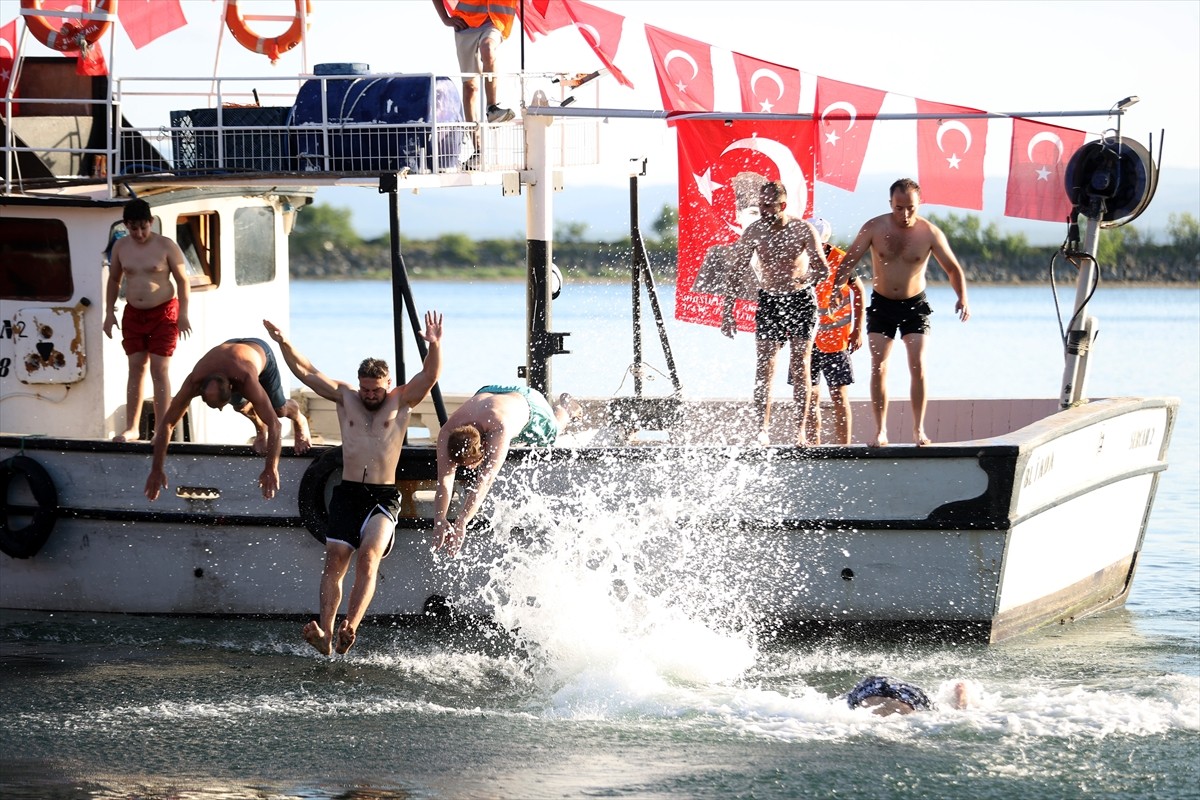 Kırklareli'nin Demirköy ilçesine bağlı İğneada beldesinde, 1 Temmuz Denizcilik ve Kabotaj Bayramı...