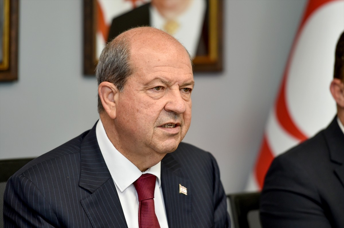 Kuzey Kıbrıs Türk Cumhuriyeti (KKTC) Cumhurbaşkanı Ersin Tatar (ortada),  Azerbaycan'ın Hankendi...