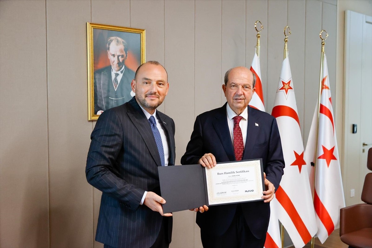 Kuzey Kıbrıs Türk Cumhuriyeti (KKTC) Cumhurbaşkanı Ersin Tatar (sağda), Müstakil Sanayici ve...