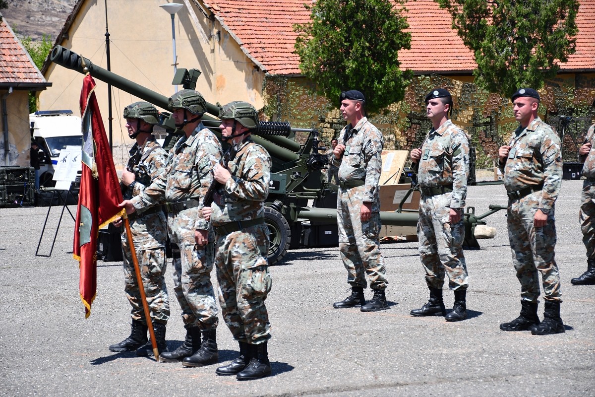 Kuzey Makedonya'da, ordunun modernizasyonu ve donatılması kapsamında Türkiye'den temin edilen 6...