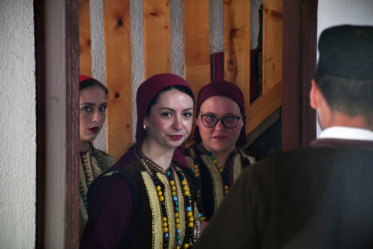 Kuzey Makedonya'nın batısındaki dağ köyü Galiçnik'te her yıl düzenlenen ve yüzlerce yıllık geçmişi...