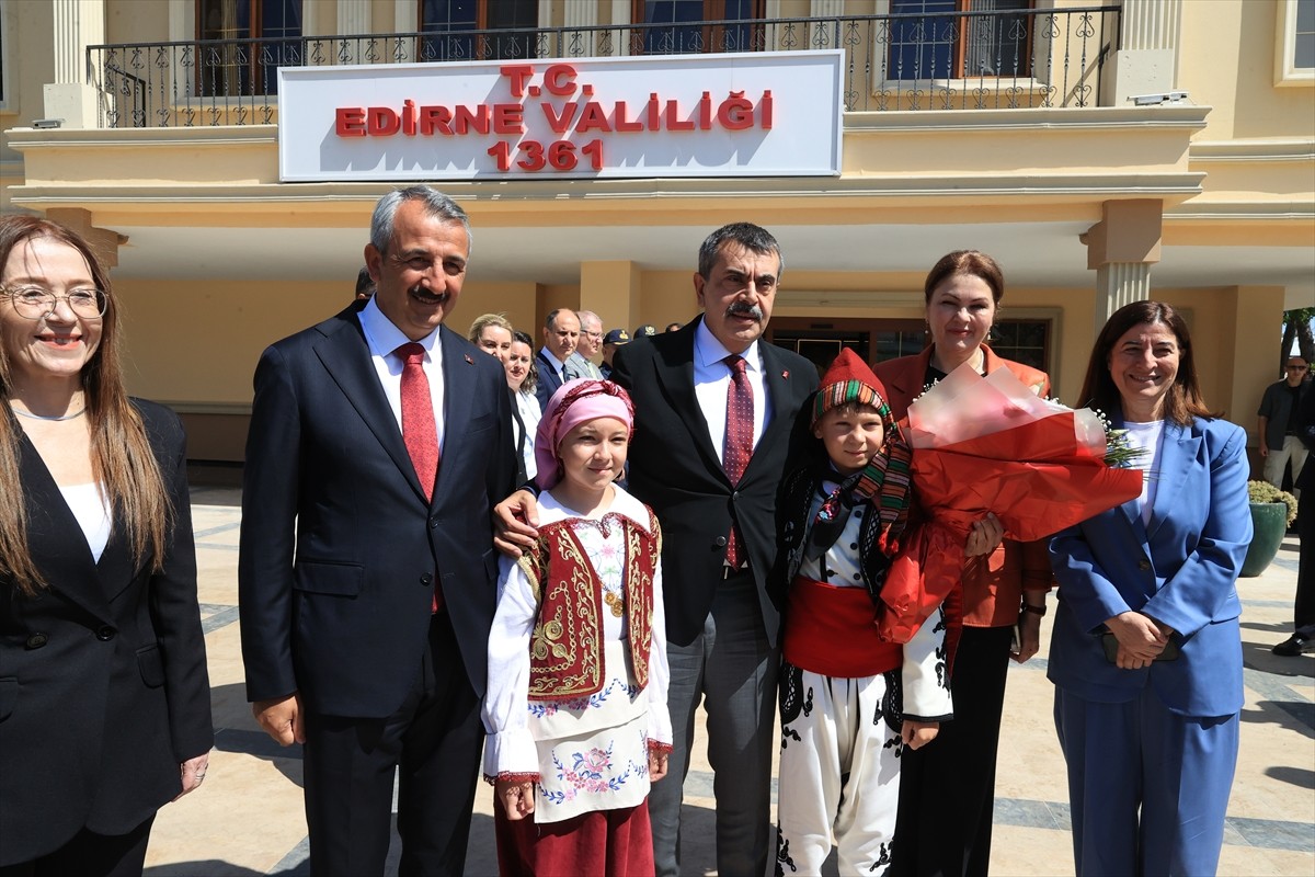 Milli Eğitim Bakanı Yusuf Tekin, bazı ziyaret ve programlara katılmak için geldiği Edirne'de...