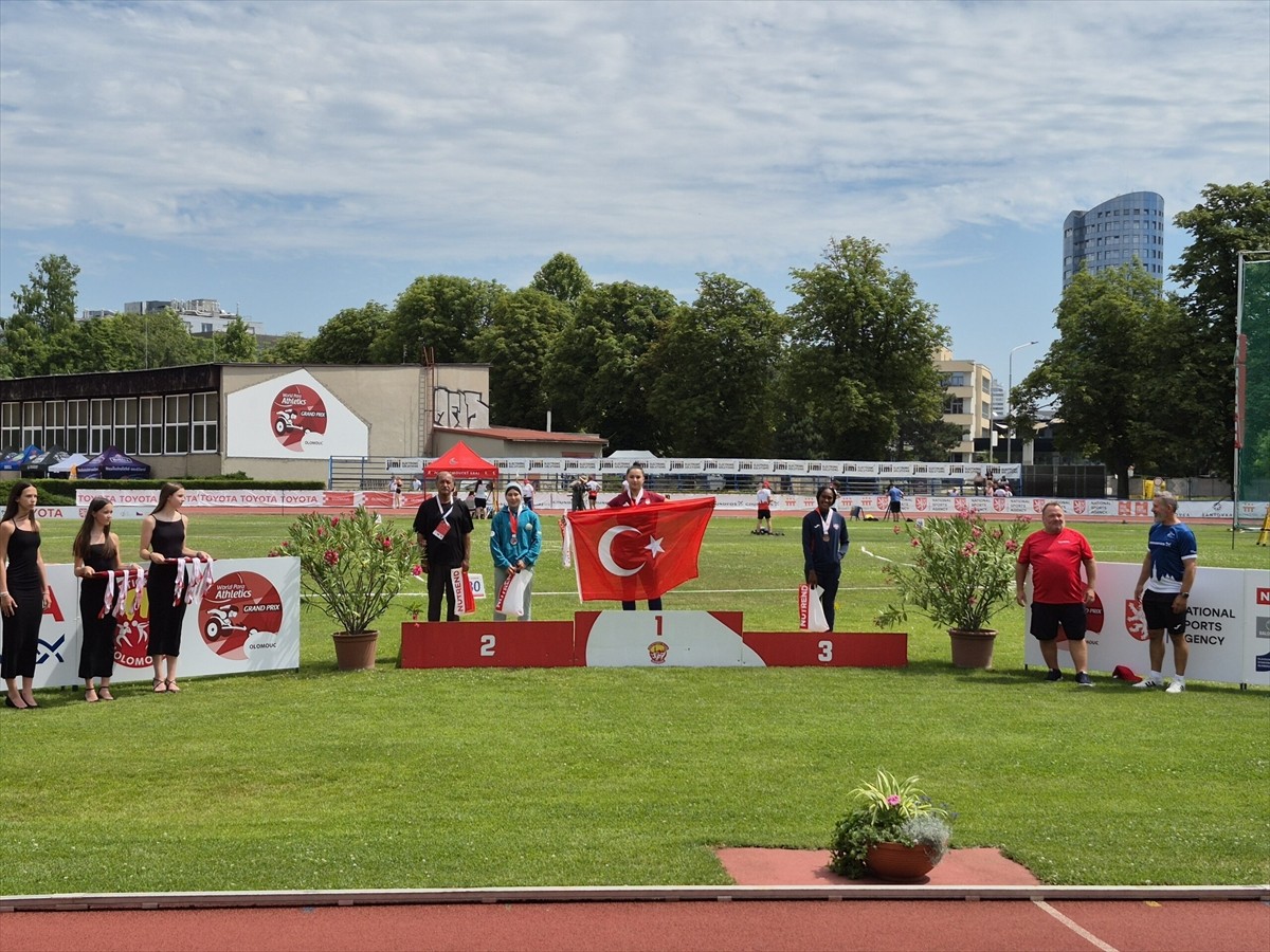 Milli para atlet Ebrar Keskin, Çekya'da devam eden Dünya Para Atletizm Grand Prix yarışmasının 9....