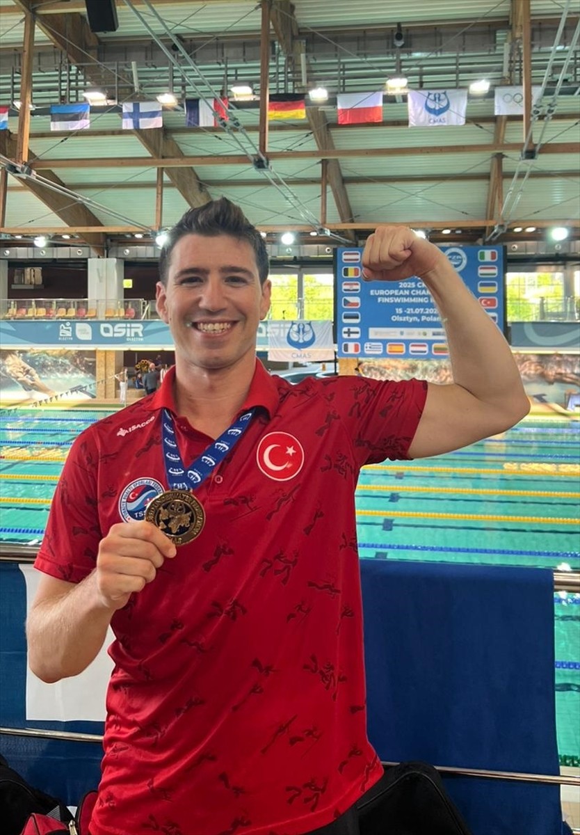 Milli sporcu Derin Toparlak, Polonya'da düzenlenen 2025 CMAS Paletli Yüzme Havuz Avrupa...