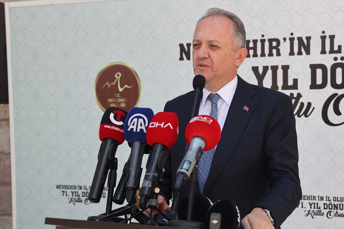 Nevşehir'in çeşitli noktalarından 1910 yılından itibaren çekilmiş siyah-beyaz fotoğraflardan...