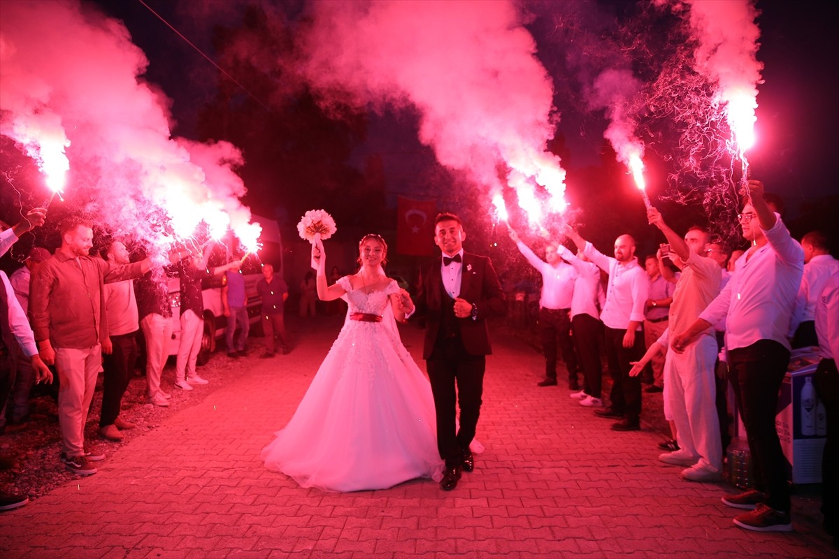 Pençe-Kilit Harekatı bölgesinde teröristlerle çıkan çatışmada gazi olan üsteğmen Mutlu Duran ile...