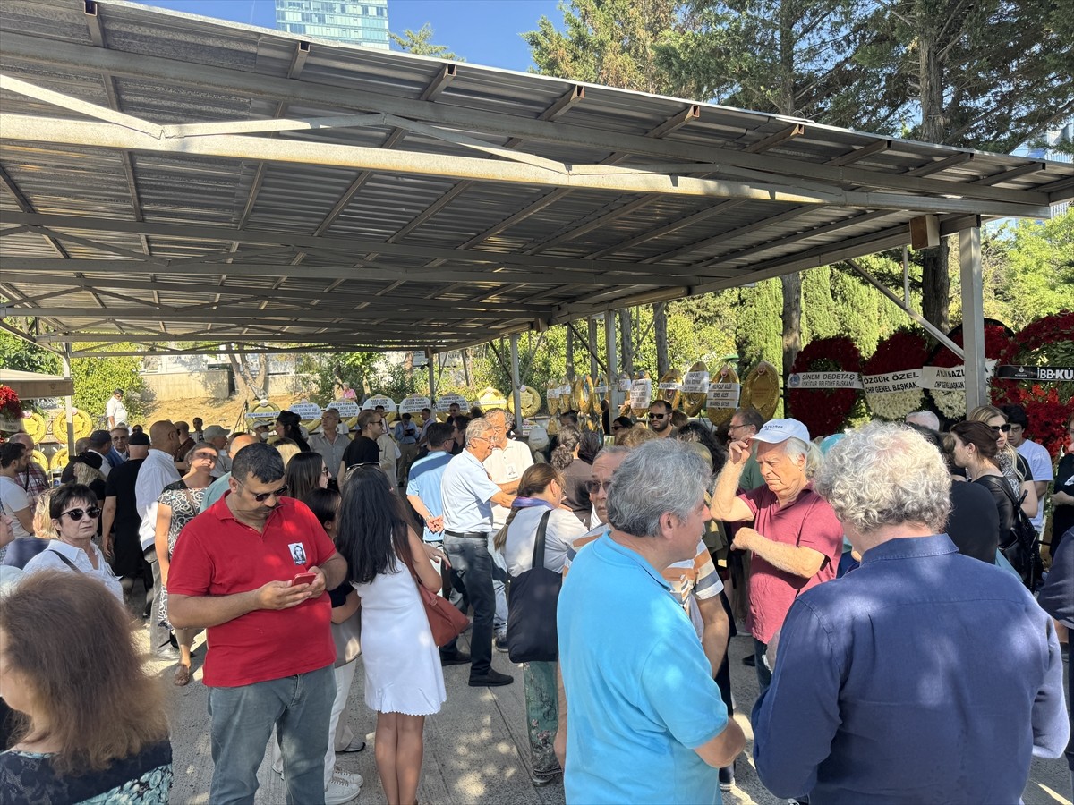 "Para Para Para!", "Ne Haber" ve "Gönlüm Çok Zengin" adlı eserlere imza atan Türkiye'nin ilk caz...