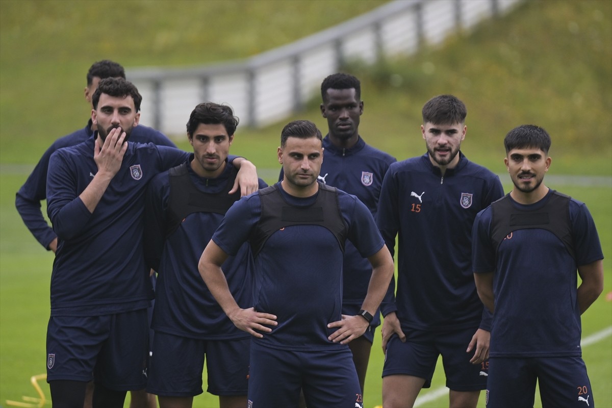 RAMS Başakşehir Futbol Takımı, yeni sezon hazırlıklarını Avusturya'nın Tirol eyaletine bağlı...