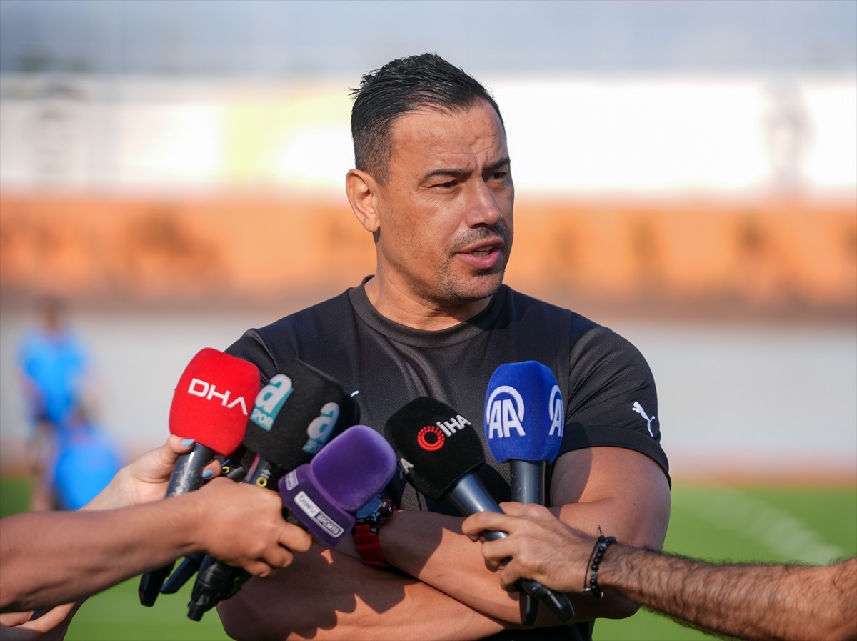 RAMS Başakşehir Teknik Direktörü Çağdaş Atan, 2025-2026 sezonu hazırlıkları kapsamında İstanbul...