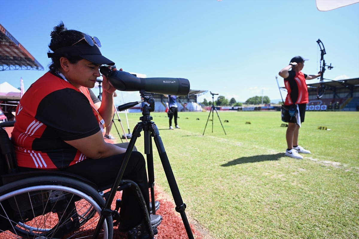 Sağlık sorunları ve yeni sporcular yetiştirdiği kulübündeki yoğunluk nedeniyle 6 yıldır yer...