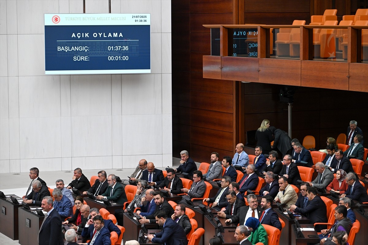Sağlıkla İlgili Bazı Kanunlarda ve 663 Sayılı Kanun Hükmünde Kararnamede Değişiklik Yapılmasına...